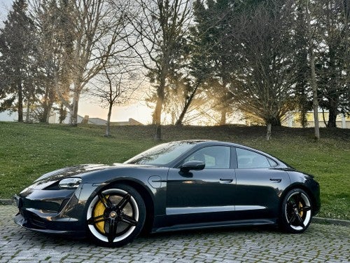 PORSCHE Taycan Turbo S