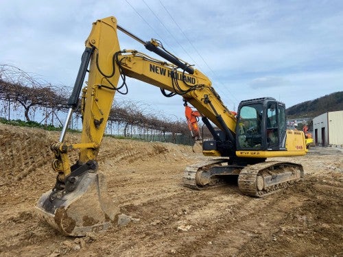 New Holland E245 