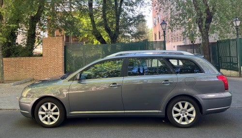 TOYOTA Avensis Wagon 2.0D-4D Sol