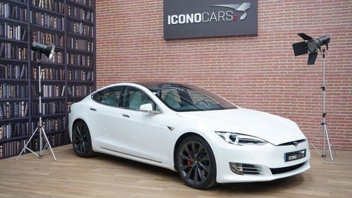 TESLA Model S  Ludicrous Performance 4WD