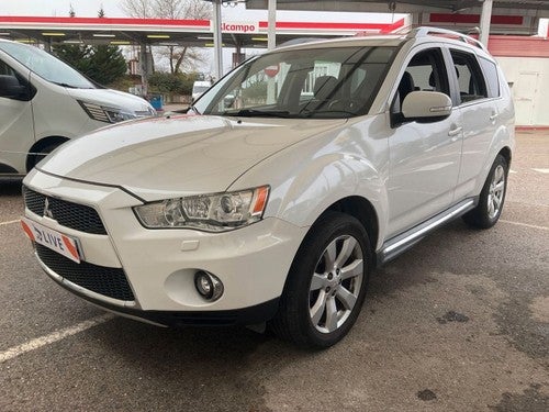 MITSUBISHI Outlander 220DI-D Kaiteki SST