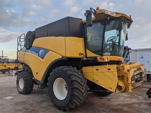 New Holland CR9070 