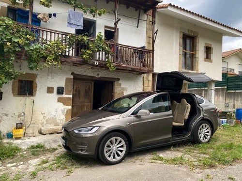 TESLA Model X 90D AWD