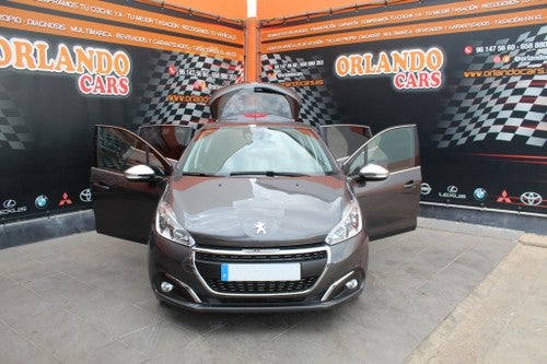 PEUGEOT 208 1.2 PureTech S&S Signature 110