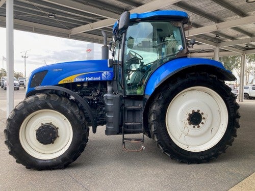 NEW HOLLAND T7050