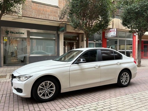 BMW Serie 3 318dA Essential Plus Edition