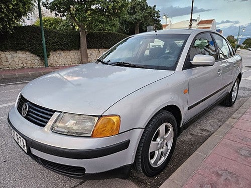 VOLKSWAGEN Passat 1.9TDI Comfortline