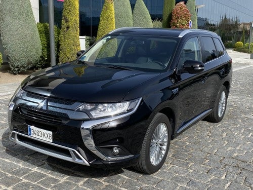 MITSUBISHI Outlander PHEV Motion 4WD