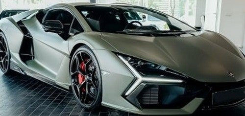 LAMBORGHINI Revuelto 