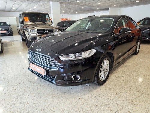 FORD Mondeo Sedán 2.0 HEV Titanium