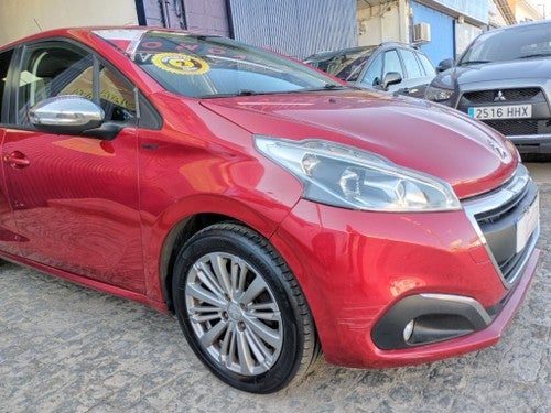 PEUGEOT 208 Pequeño  Manual de 5 Puertas