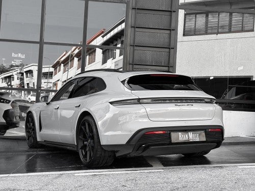 PORSCHE Taycan GTS Sport Turismo