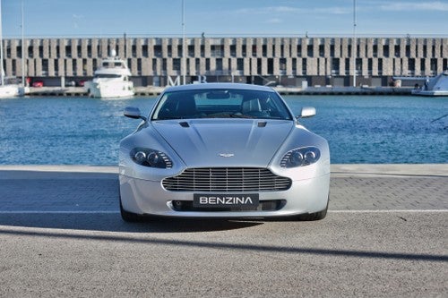 ASTON MARTIN Vantage 