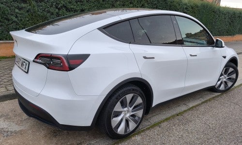 TESLA Model Y RWD