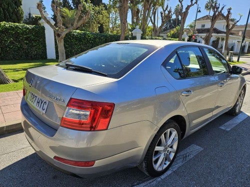 SKODA Octavia 1.6TDI CR Ambition 105