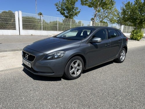 VOLVO V40 D2 Momentum 120