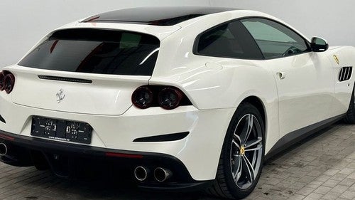 FERRARI GTC 4Lusso V12