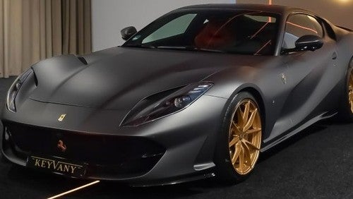 FERRARI 812 Superfast