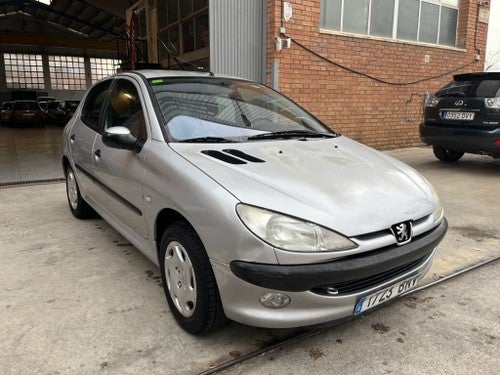 PEUGEOT 206 1.6 XT