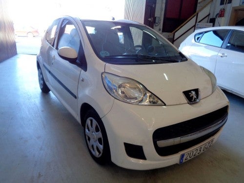 PEUGEOT 107 1.0i Urban