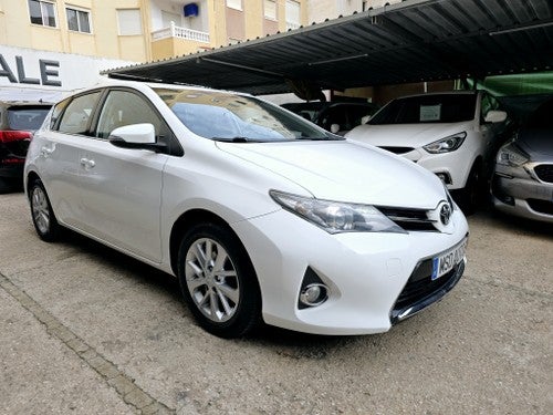 TOYOTA Auris 90D Active