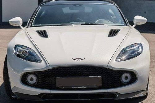 ASTON MARTIN Vanquish 