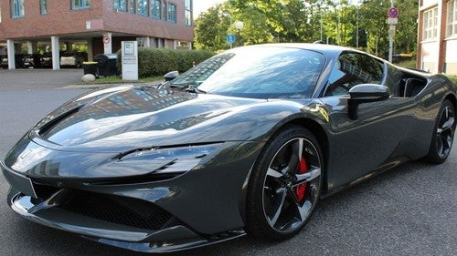 FERRARI SF90 Stradale