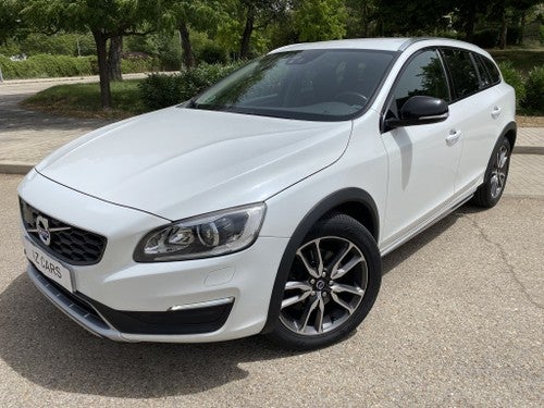 VOLVO V60 Cross Country D4 Momentum AWD Aut.