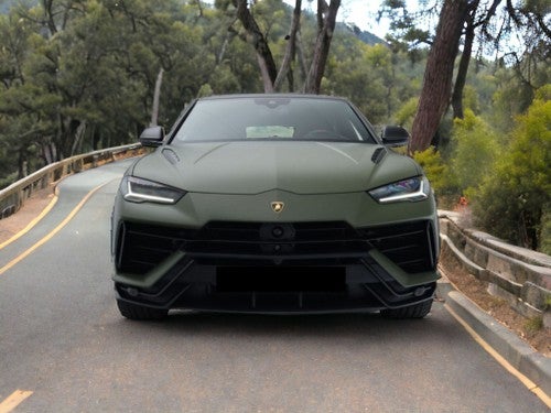 LAMBORGHINI Urus Performante