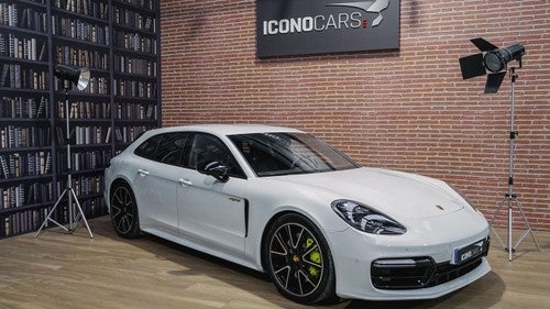 PORSCHE Panamera 4 E-Hybrid