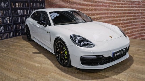 Porsche Panamera 4 E-Hybrid