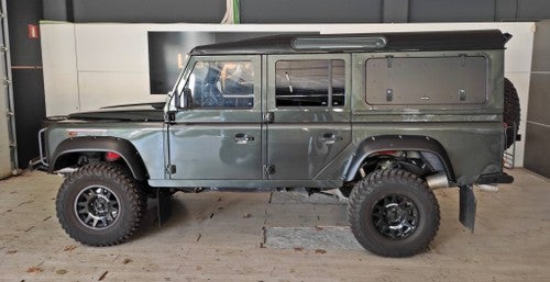 LAND-ROVER Defender 110 2.5Td5 SW SE