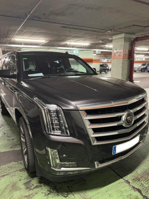 CADILLAC Escalade ESV 6.2L V8 Luxury 4WD