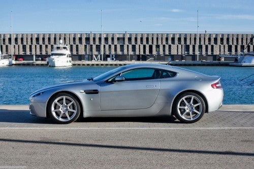 ASTON MARTIN Vantage 