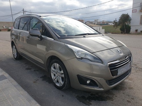 PEUGEOT 5008 2.0 BlueHDi Style 7 pl. 150