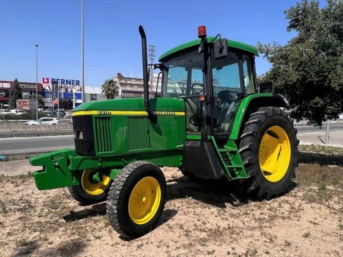 John Deere 6510 