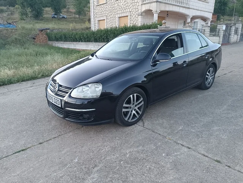 VOLKSWAGEN Jetta 2.0TDI Advance