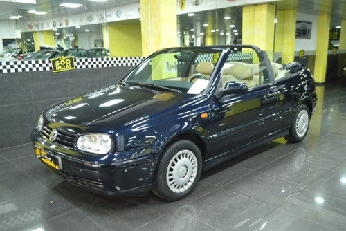 VOLKSWAGEN Golf Cabrio 1.6 Highline Aut.