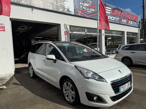 PEUGEOT 5008 1.2 PureTech S&S Allure 7 pl. 130