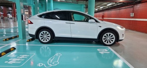 TESLA Model X 100D