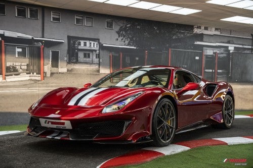 FERRARI 488 Pista