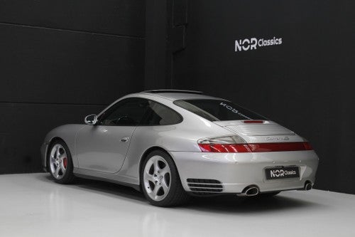 PORSCHE 911 Carrera 4 S