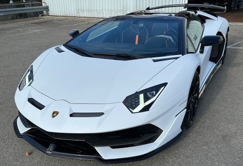 LAMBORGHINI Aventador Roadster SVJ