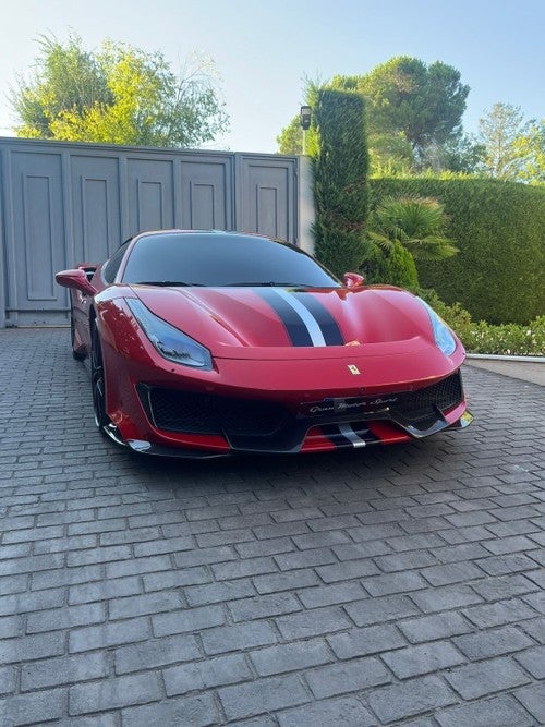 FERRARI 488 Pista