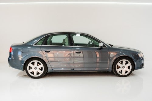 AUDI A4 S4 4.2 V8 quattro Tiptronic