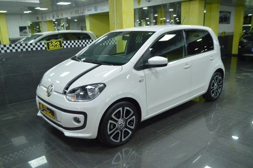 VOLKSWAGEN Up! 1.0 High 75