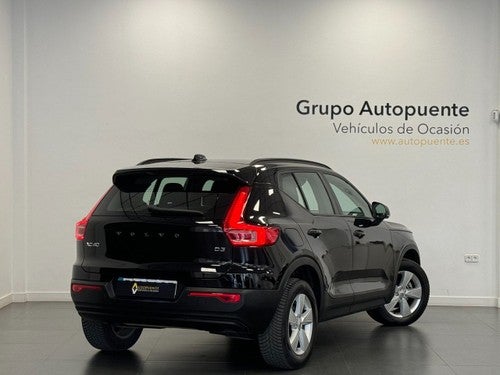 Volvo XC-40 BASIS