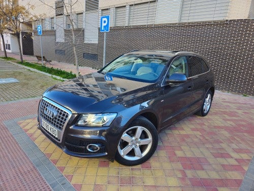 AUDI Q5 2.0 TFSI quattro S-Tronic 211