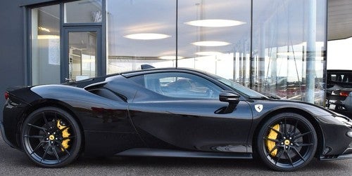 FERRARI SF90 Stradale