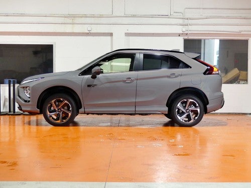 Mitsubishi Eclipse Cross 2.4 PHEV KAITEKI+ AUTO 4WD 188 5P